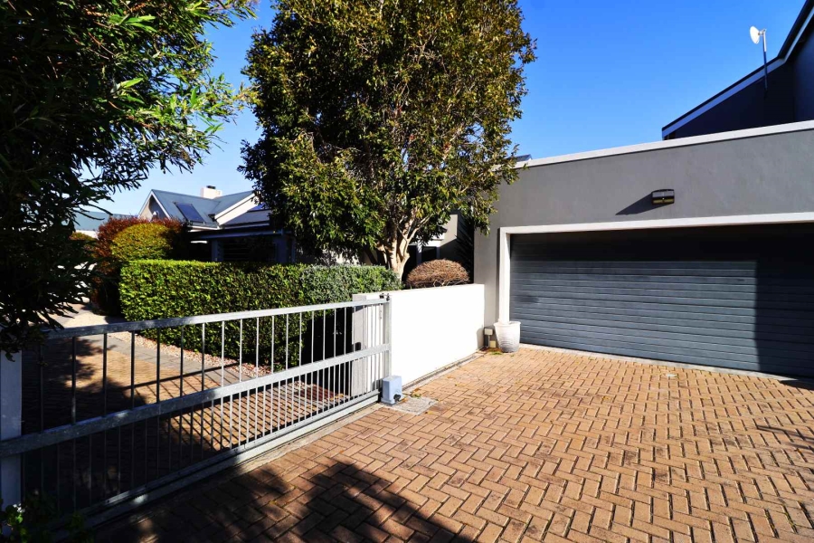 3 Bedroom Property for Sale in Sandbaai Western Cape